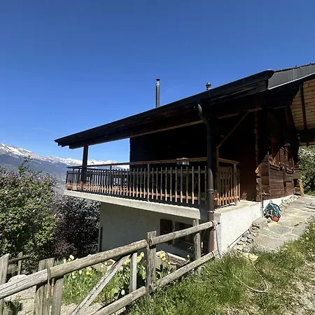 Alpine Nest Chalet, Stunning Mountain Views