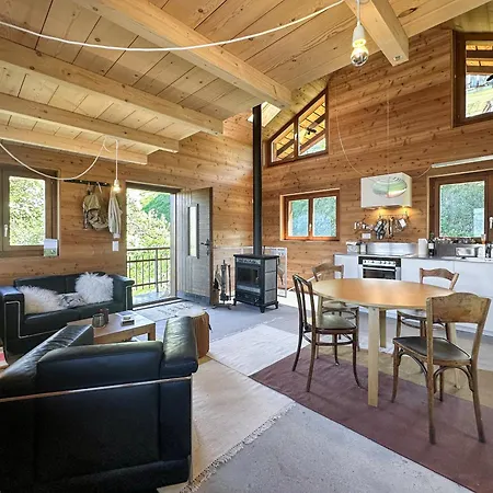 Alpine Nest Chalet, Stunning Mountain Views Alpesi faház Agettes