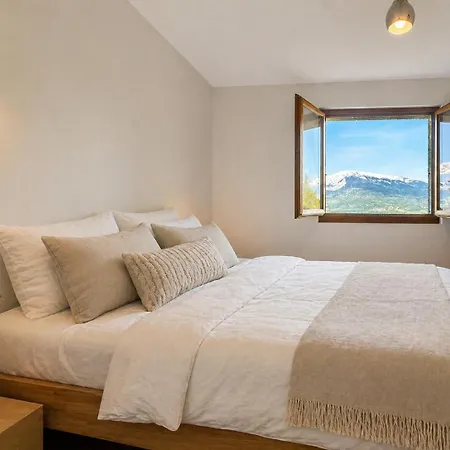 Chalet Alpine Nest Chalet, Stunning Mountain Views Agettes