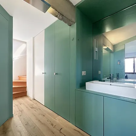 Alpine Nest Chalet, Stunning Mountain Views Alpesi faház *